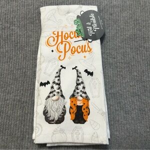 Halloween Gnome Hocus Pocus Kitchen Towels NEW